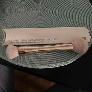 Seint blush and bronzer brush